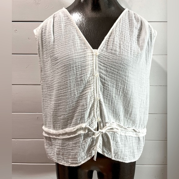 H&M White Textured Sleeveless Top – Size S - Picture 1 of 10
